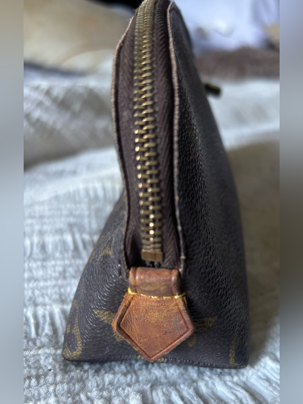 💯 Authentic Louis Vuitton Small Monogram Cosmetic Pouch - Picture 6 of 9